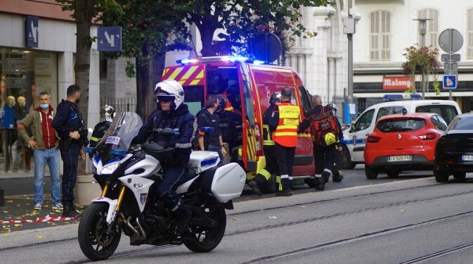 “Thuaju fëmijëve të mi se i dua”- Fjalët e fundit të gruas, që iu pre koka sot në sulmin e Francës