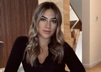 Sarës i bën mirë kritikat e djeshme, ja si është veshur sot