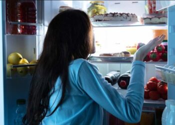 Kujdes çfarë konsumoni/ Këtë ushqim duhet ta shmangni para se të flini