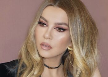 Një teze e kaq e dashur si Leonora Jakupi, ja çfarë bën për mbesën e saj