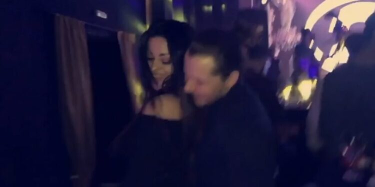 Publikohet pamjet, prezantuesi i Klanit në skena të ‘nxehta’ me bukuroshen e RTK-së