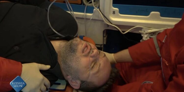 Moderatori i njohur në gjendje të rënde, dërgohet me urgjencë në spital!