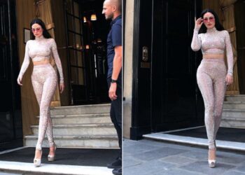 Bleona e tregon krejt trupin në këtë veshje transparente