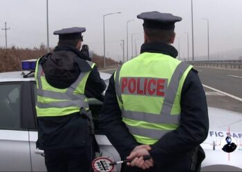 Aktivistja: Policët më shumë po i ndalojnë gratë për t’ua marrë numrat e telefonit, sesa për t’i dënuar