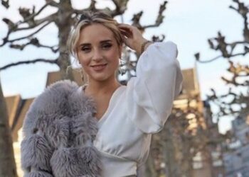 Lulja shfaqet e veshur me shumë stil, mori vëmendjen me pozën e fundit