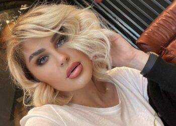 Njomza e Shyhretes e ka rregulluar vetën sonte, po duket si 15 vjeҫare me këtë pamje