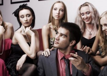 23-vjeçari lë shtatzënë të fejuarën, më pas nënën, tezen dhe motrën e saj