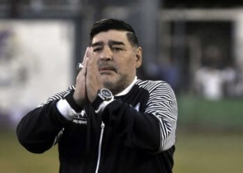 Futbolli në zi! Ndërron jetë legjenda argjentinase Diego Armando Maradona
