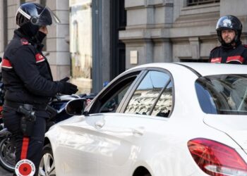 Po bënte dashuri në makinë me 25-vjeçaren, e pëson keq italiani qejfli