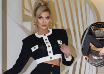 Moj Luana kë po e pretë kështu me këmbë hapura në veturë