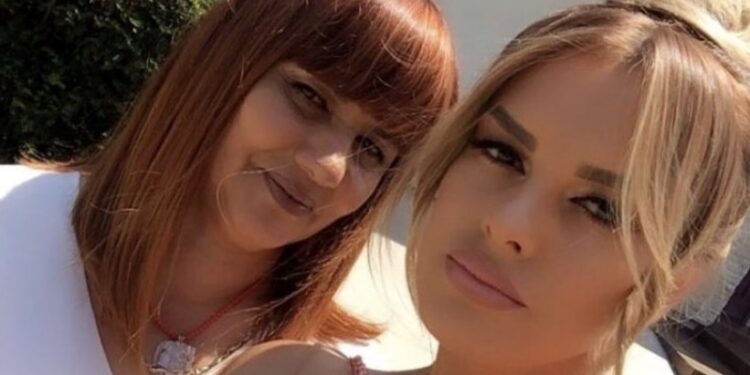 Ariana Fejzullahu del për kafe me vjehrrën, ju lënë ‘pa mend’ me pamjet