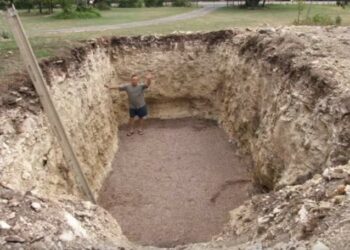 Hapi një gropë të madhe dhe fqinjët mendonin se ishte çmendur, por sot të gjithë e kanë zili