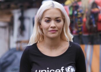 Kjo zonjë e rëndë nga Peja është gjyshja e Rita Ores