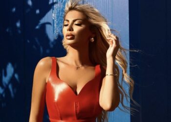 Luana Vjollca hyp edhe këtu për t’i treguar të pasmet