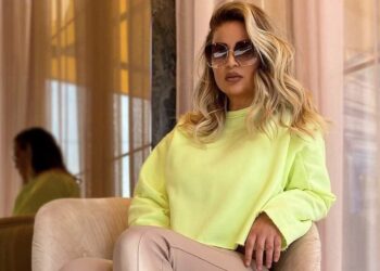 Ky fustan i tejdukshëm ia zbulon krejt trupin Ryva Kajtazit