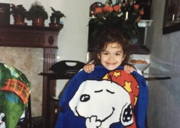 A e dini kush është kjo vogëlushe? – Ajo tani ndër këngëtaret me të njohura