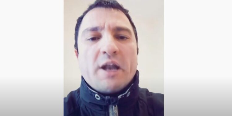 Luig Marku nga Shqipëria me tjetër video, shanë e fyen rëndë Adem Jasharin