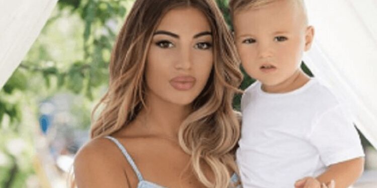 Të veshur plot stil, Majlinda dhe djali i saj ju lënë pa fjalë në imazhin e fundit