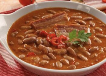 Ja çfarë i bën trupit tuaj nëse hani vetëm fasule