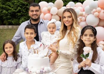 Një nënë e kujdesshme si Ariana, kaq bukur i ka veshur sot vajzat e saj