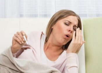 Shërojeni kollën me këtë pije që mund ta përgatisni vet