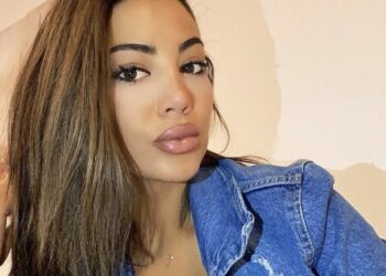 Majlinda Zeka publikon pamje nga palestra, ‘ndezi’ rrjetin me format e saj trupore