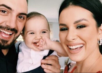 Vjehrra e Elitës publikon foto nga vendi i punës, është veshur e rregulluar si ҫikë e re