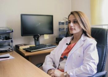 Nervozohet mjekja e QKUK-së: Mbyllje totale, edhe trutë ua kisha mbyllë