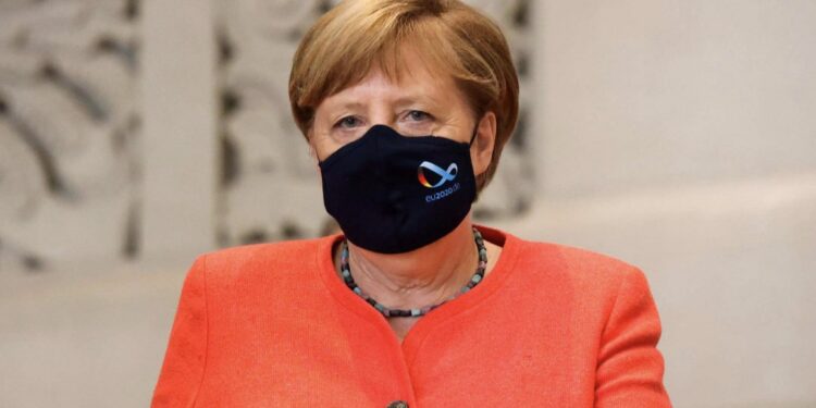 Angela Merkel paralajmëron: Virusi do të jetë në jetët tona për shumë kohë