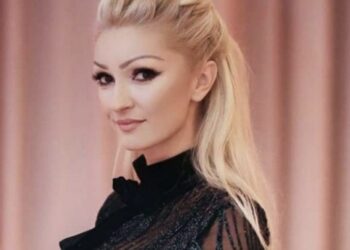 Diellza Kolgeci publikoj imazhe të nxehta nga ballkoni