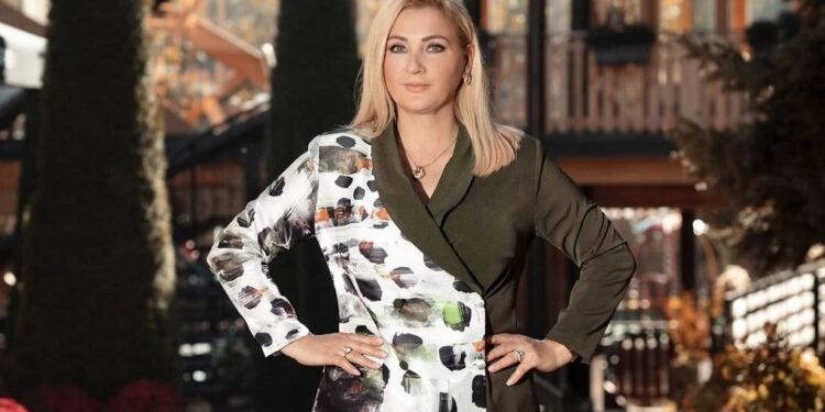 Remzia si çikë e re po i bën konkurrencë nuses së saj