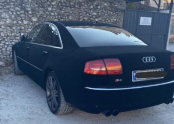 Shqiptari çudit zviceranët në Gjenevë: E mbështjellë Audi’n me kadife