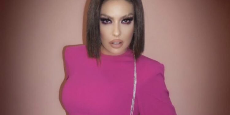 Adelina ndoshta edhe vetë ka harruar se si dukej dikur