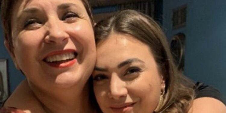 Njihuni me nënën dhe babain e Sarës, vjehrrinë e Ledrit