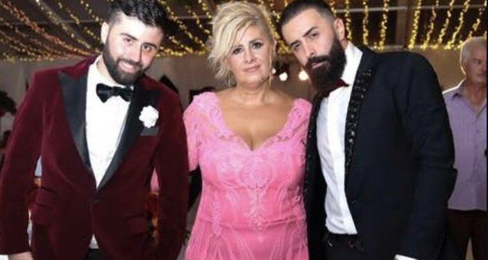 Nëna e Getoar Selimit del në drekë me nusen e dytë