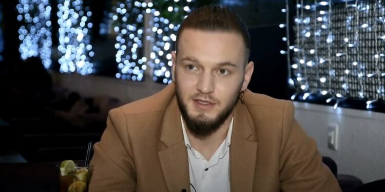 Arjoni tregon nëse e kontaktuan vëllezërit e Anës pasi publikoi foton nga shtrati