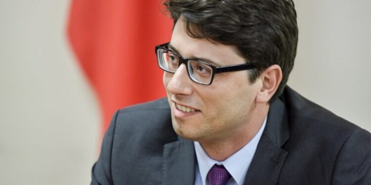 Murati: Kushdo që u merr mërgimtarëve para për polisën e sigurimit po i vjedh ato