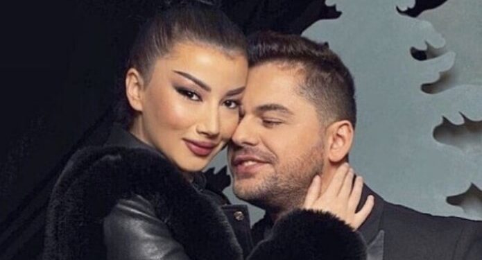 Fejohet Shpat Kasapi, publikon foto nga ceremonia