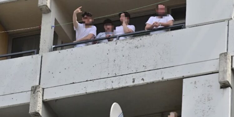 Familja shumanëtarëshe nga Kosova refuzon testimin në Gjermani, intervenon policia