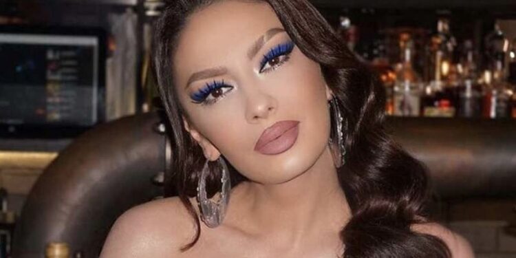 Adelina për ditëlindje i ‘qarros’ fansat me një foto përvëluese