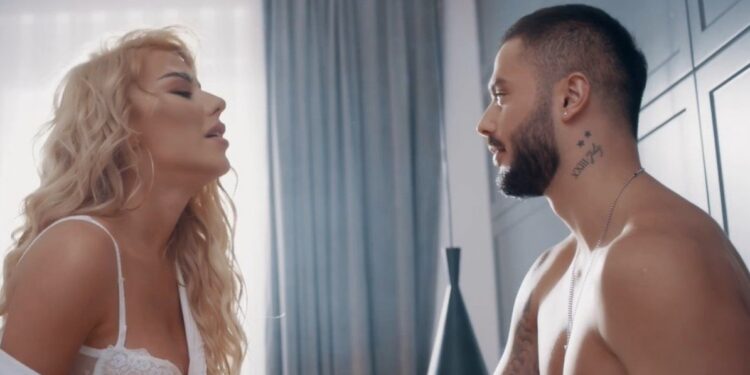 Tayna publikon këngën e re “Johnny”, vjen me skena ‘të nxehta’ në klip