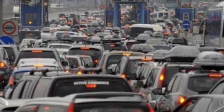 Mjeku kosovar për ardhjen e shumtë të mërgimtarëve: Po vijnë infuzionet