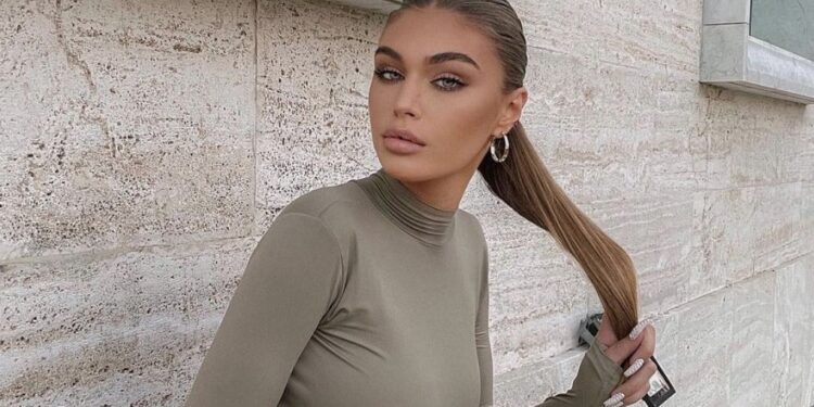 Trejsi Sejdini ‘çmend’ ndjekësit, reklamon të pasmet