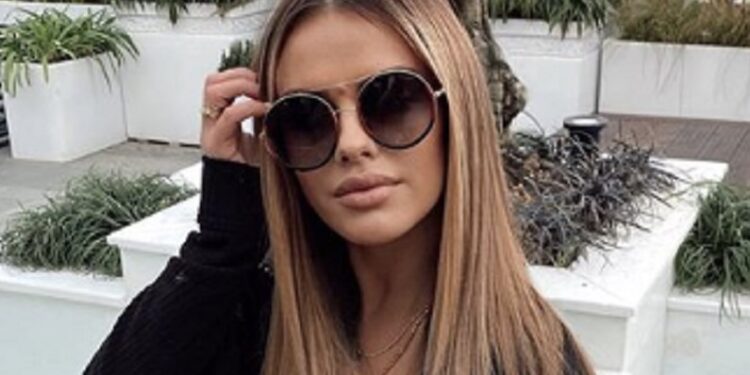 Ariana na prezanton me vëllanë, shikoni sa shumë ngjajnë