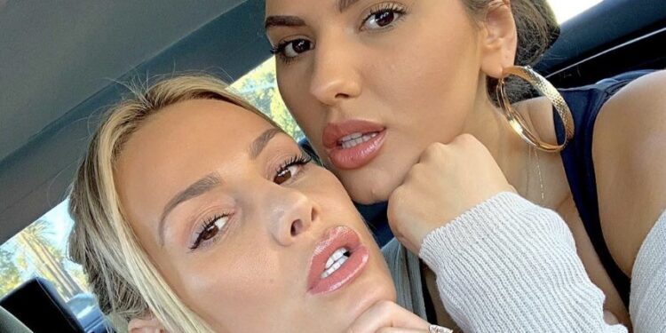 Motrës së Afërditës s’po ja zë korseti gjoksin