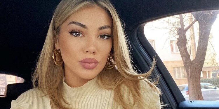 Majlinda i ‘sos’ efektet për tu shfaqur më bukur në foto