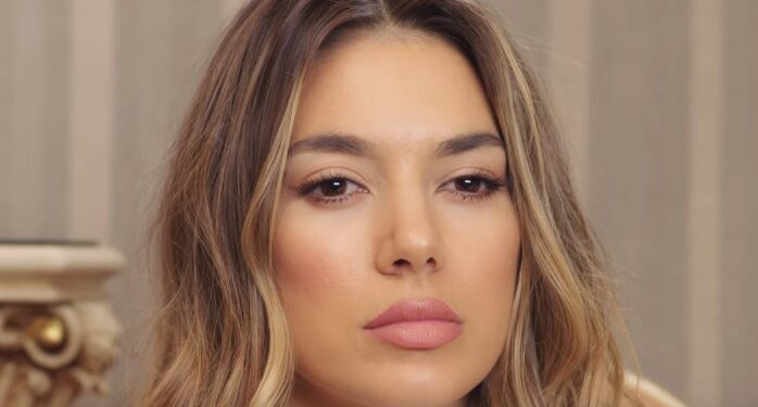 E veshur me fustan të zi, Elvana Gjata iu lë pa mend me trupin e saj