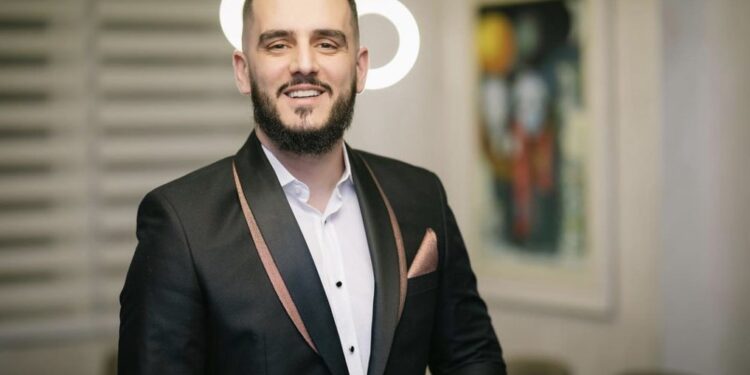 Kaq me stil vishet djali i Gold Ag