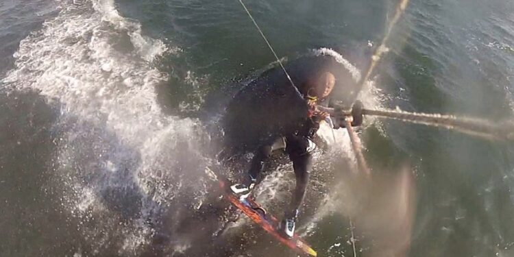 Sikur mos ta kishte kamerën, askush nuk do t’i besonte çfarë i ndodhi në det