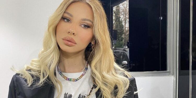 Aurela Hoxha shtatzënë për herë të parë?